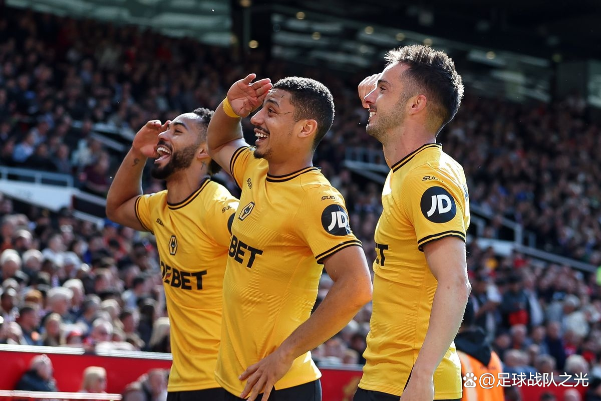 包含足坛热门战队表现抢眼,展现出色的实力和技术,成为焦点话题的词条 包含足坛热门战队表现抢眼,展现出色的实力和技术,成为焦点话题的词条