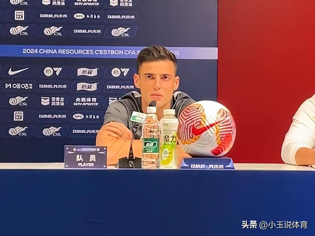 上港新援表现抢眼，立即融入球队的简单介绍