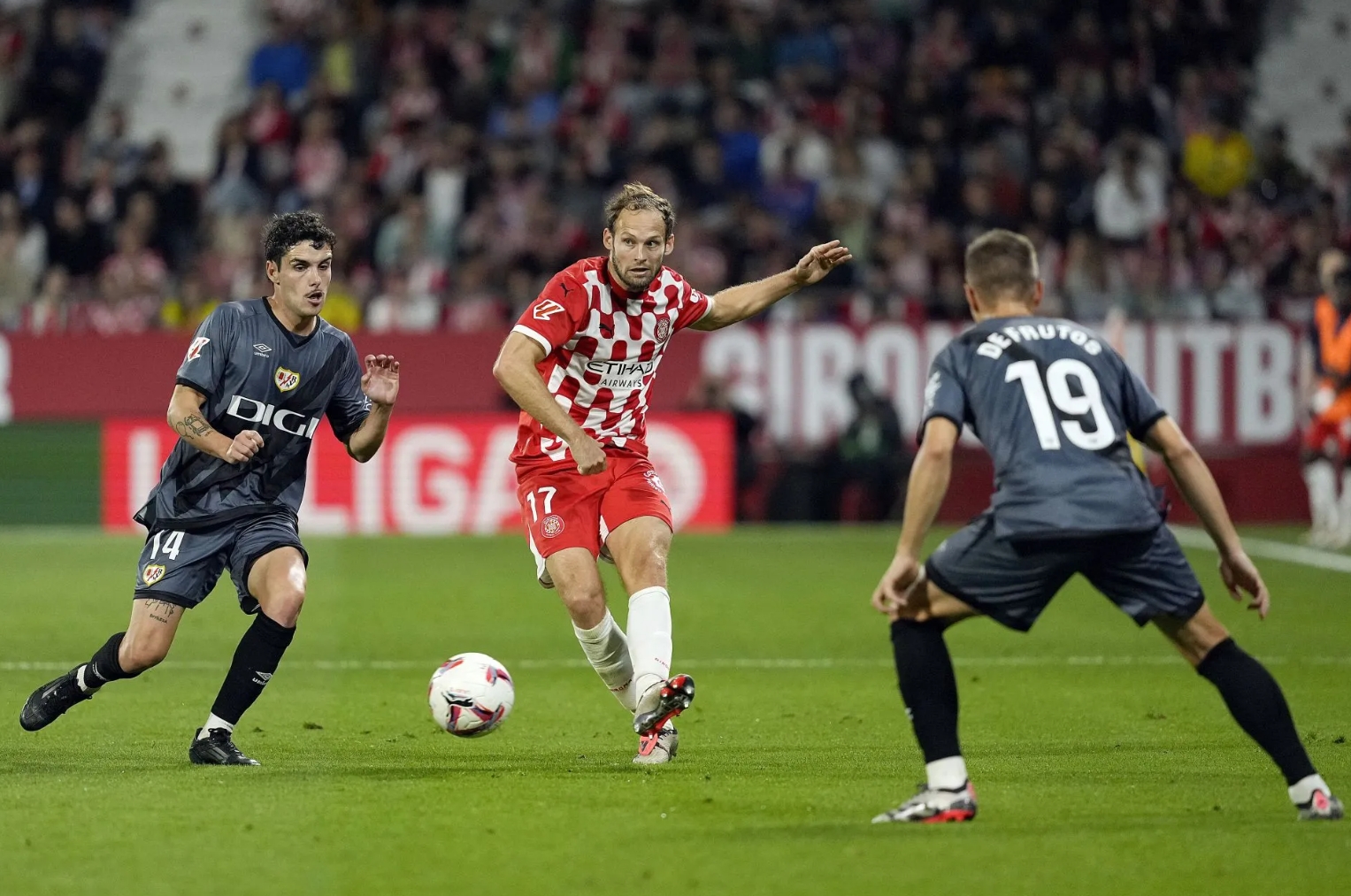 格拉纳达主场告捷,战胜巴列卡诺获得三分的简单介绍 格拉纳达主场告捷,战胜巴列卡诺获得三分的简单介绍