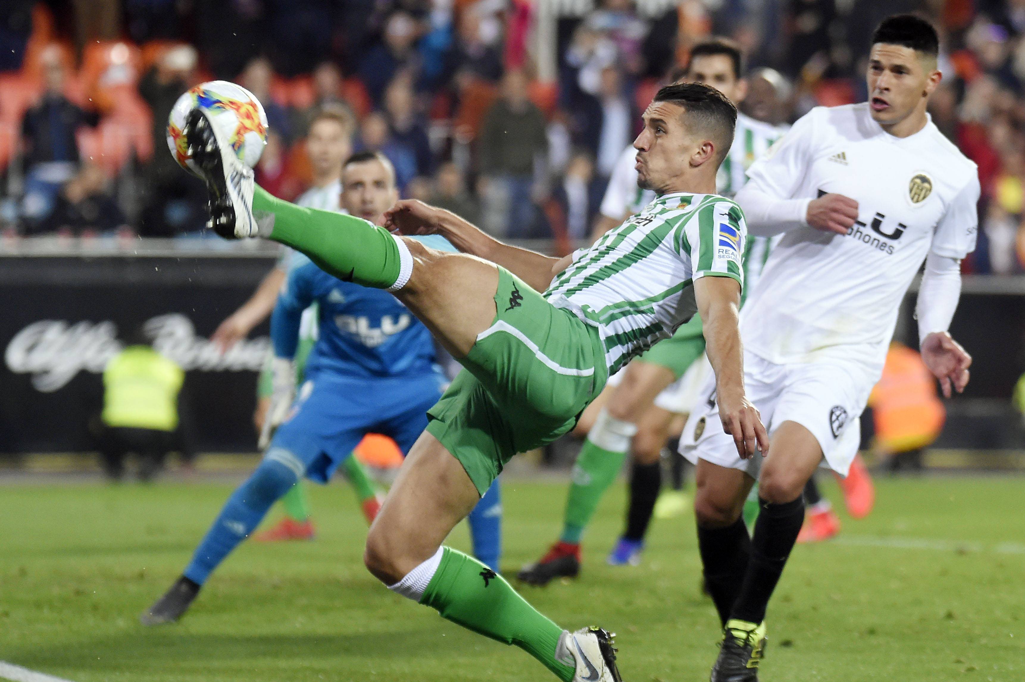 关于赫塔菲主场大捷，取得关键胜利的信息