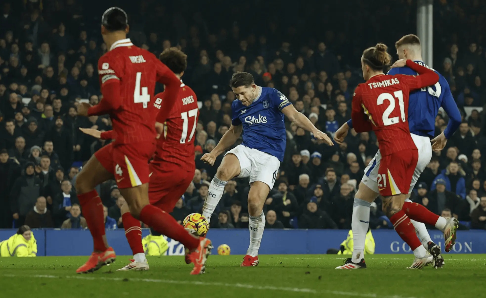 包含阿贾克斯胜出利物浦：主场实力悬殊的词条