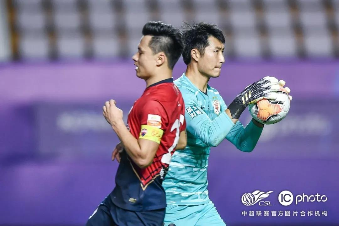 关于深圳佳兆业队员合作默契，取得关键胜利的信息