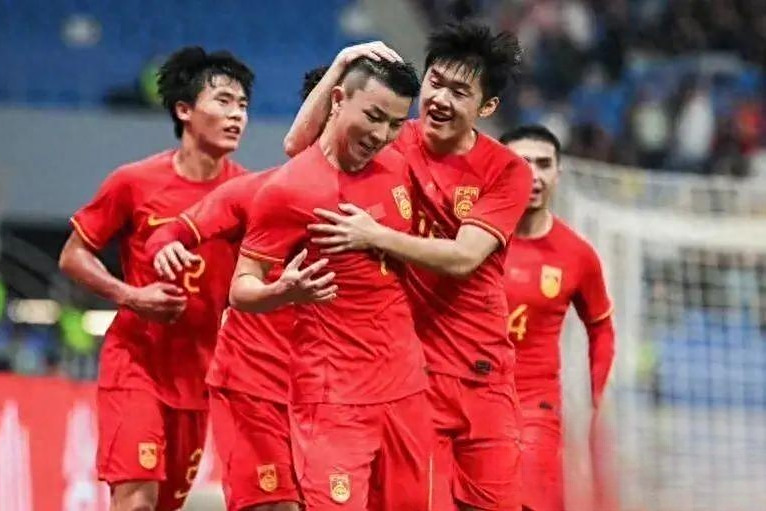 关于碰撞火花四溅,双方实力对比角逐激烈的信息 关于碰撞火花四溅,双方实力对比角逐激烈的信息