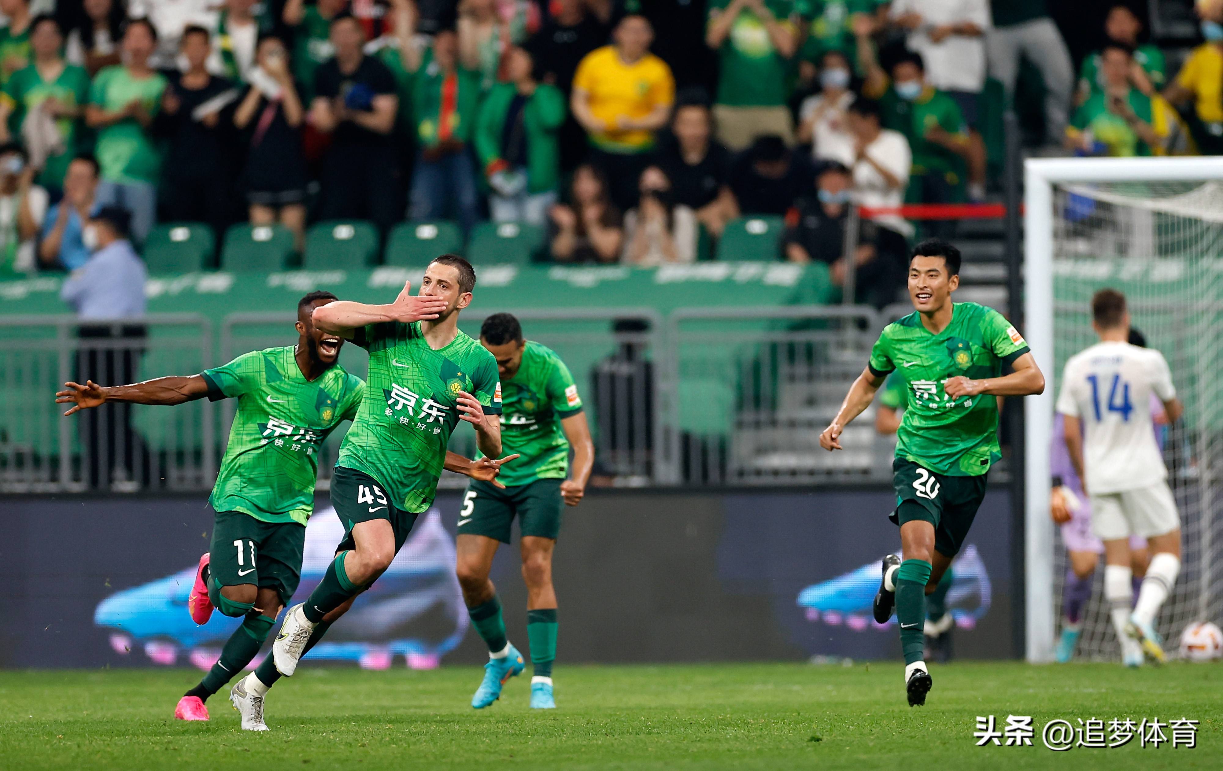 包含中超联赛收官在即，各队积分悬殊分出胜负的词条