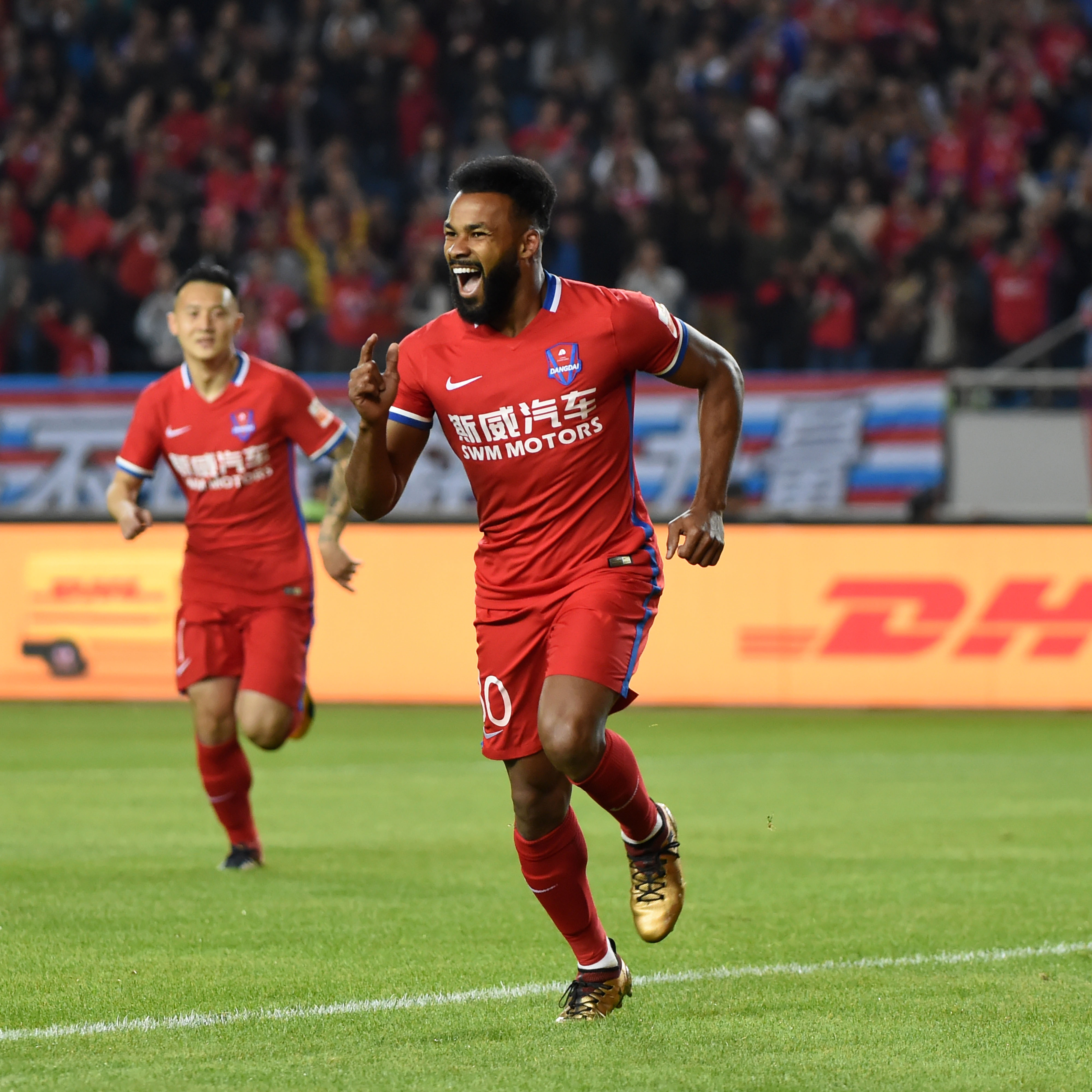 关于重庆斯威在客场挑战广州恒大，硬碰硬对决的信息