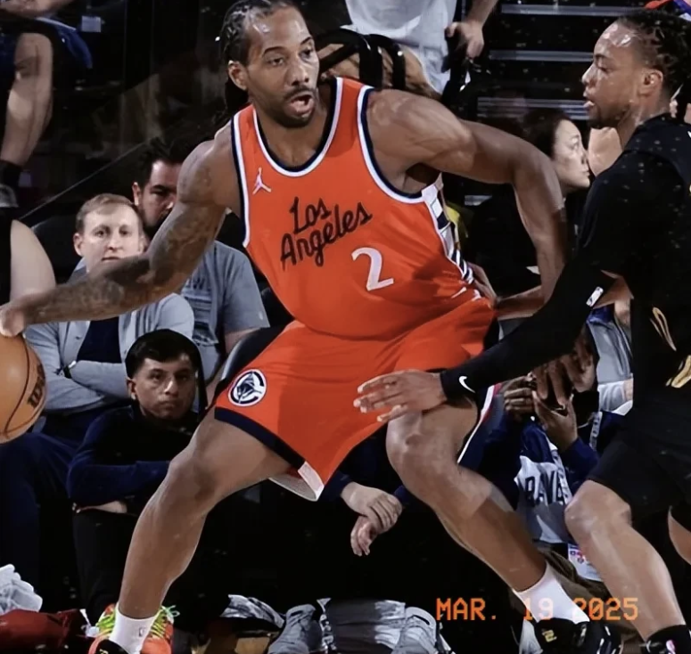 快船客场负开拓者,莱昂纳德状态下滑的简单介绍 快船客场负开拓者,莱昂纳德状态下滑的简单介绍